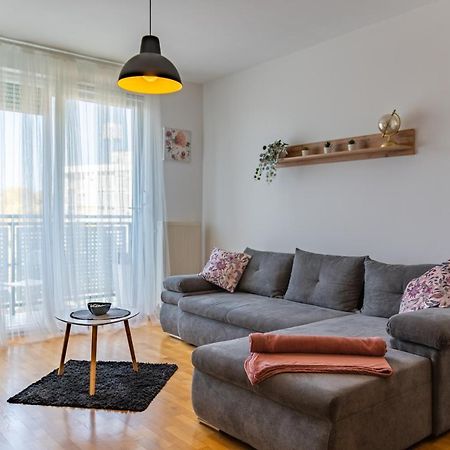 Brand New - Selfcheckins 24 - Zagreb - Garage - Loggia - New - Luxury Apartment Luaran gambar