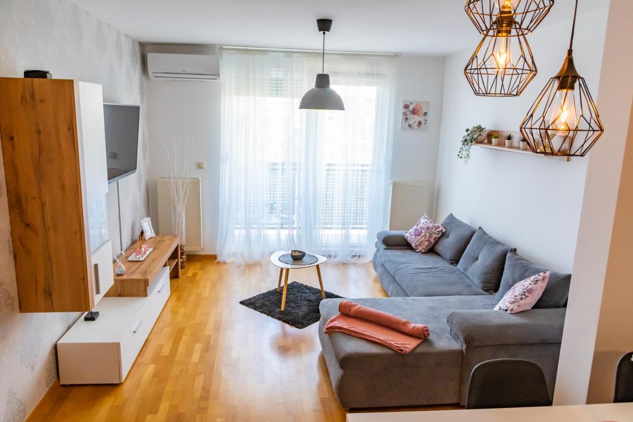 Brand New - Selfcheckins 24 - Zagreb - Garage - Loggia - New - Luxury Apartment Luaran gambar