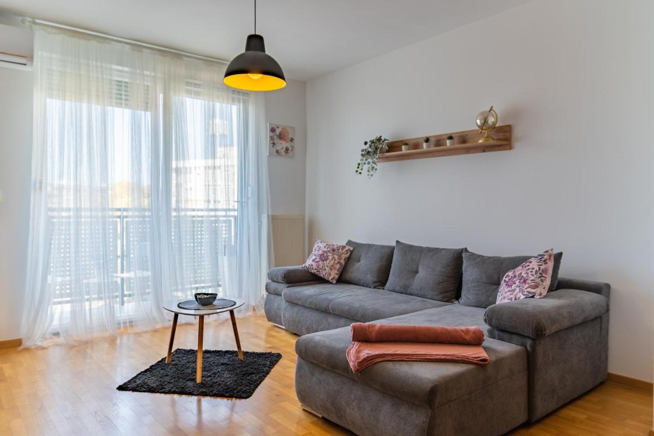 Brand New - Selfcheckins 24 - Zagreb - Garage - Loggia - New - Luxury Apartment Luaran gambar